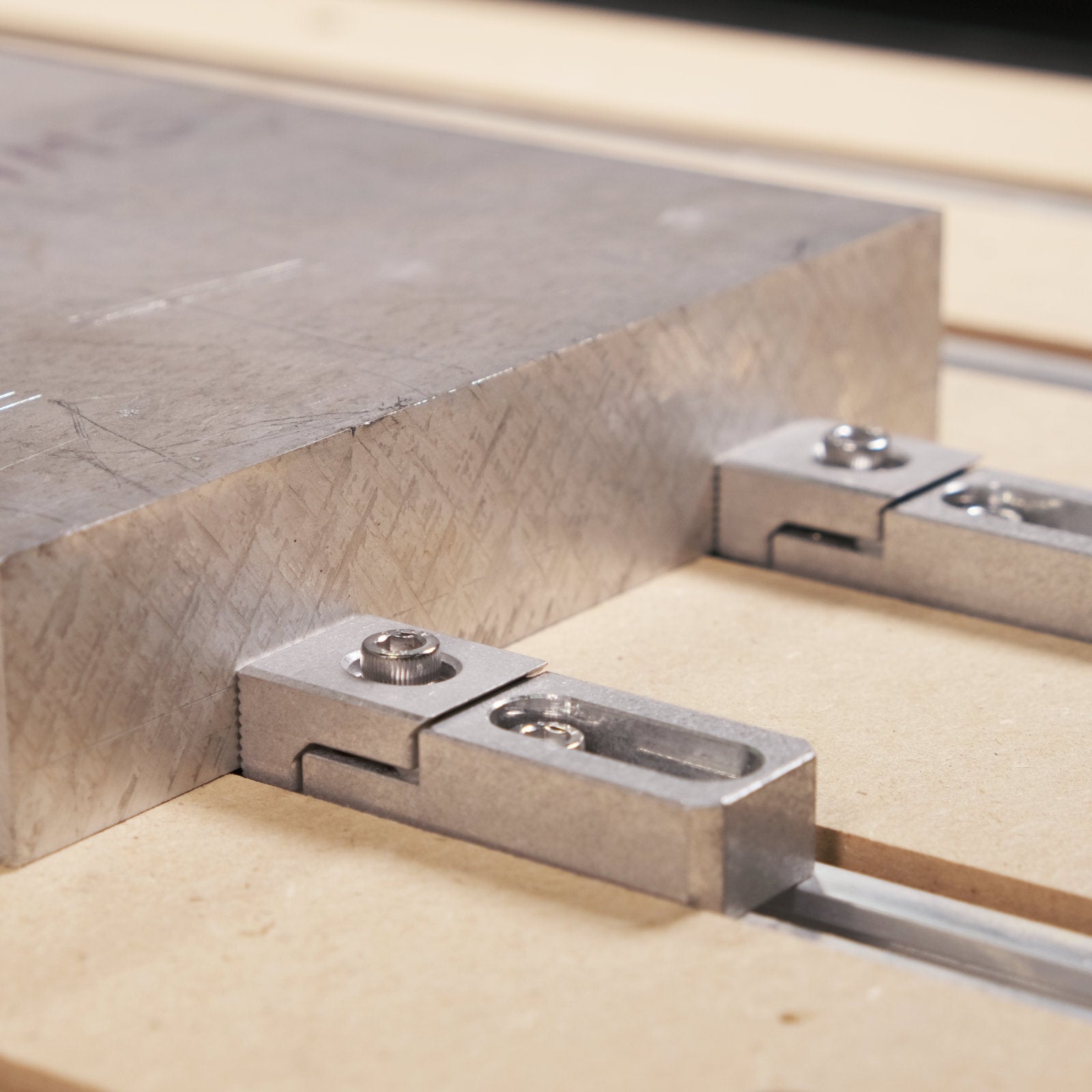 Crush It Pro holding aluminum block